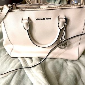 White Michael Kors Purse